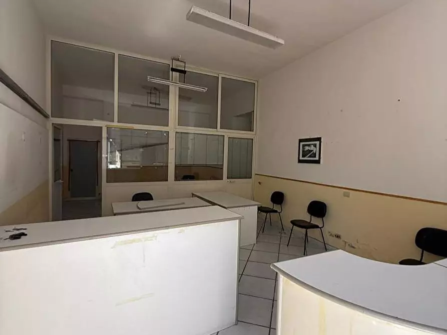 Immagine 6 di Attività commerciale in affitto  in Via Roma, snc a Sant'anastasia