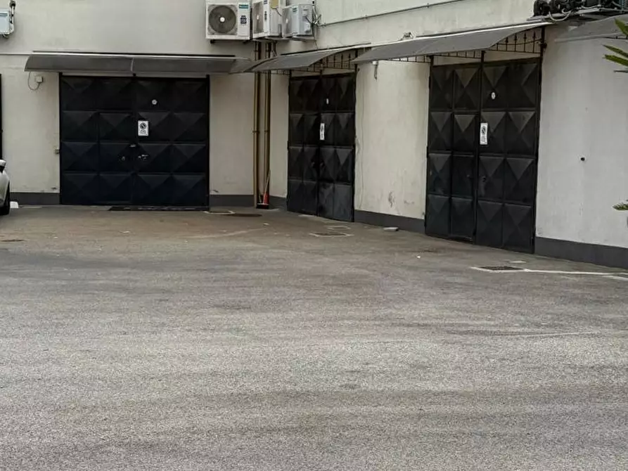 Immagine 9 di Attività commerciale in affitto  in Via Sant'Anastasia, snc a Sant'anastasia