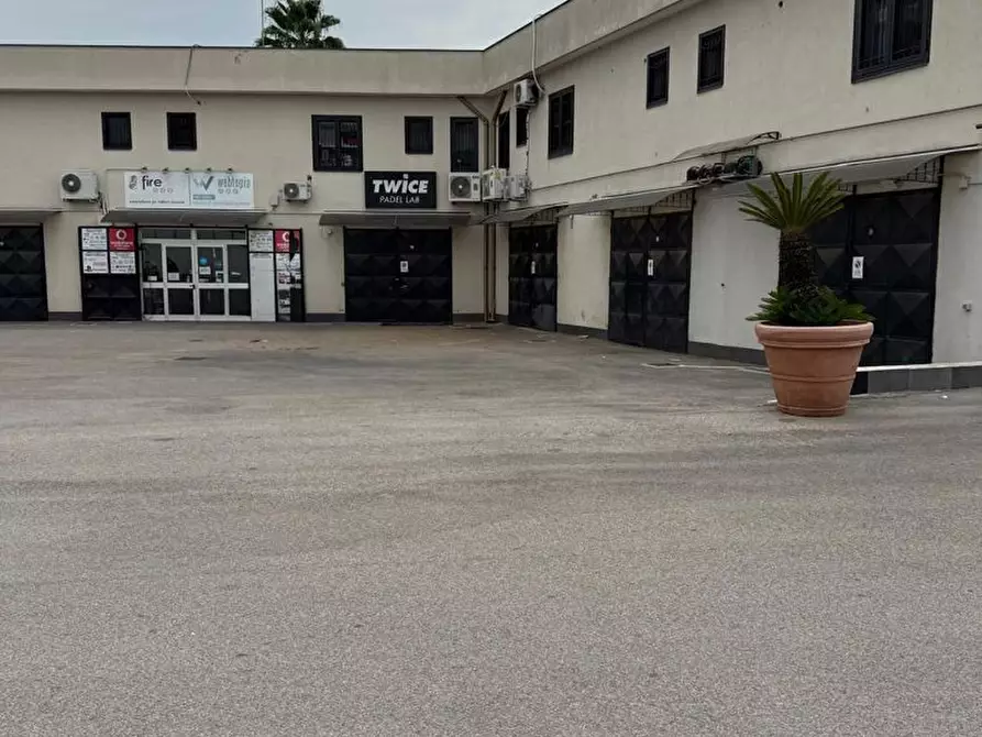 Immagine 8 di Attività commerciale in affitto  in Via Sant'Anastasia, snc a Sant'anastasia