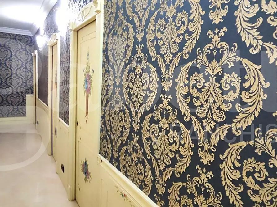 Immagine 30 di Appartamento in vendita  in Via Degli Asteroidi a Napoli