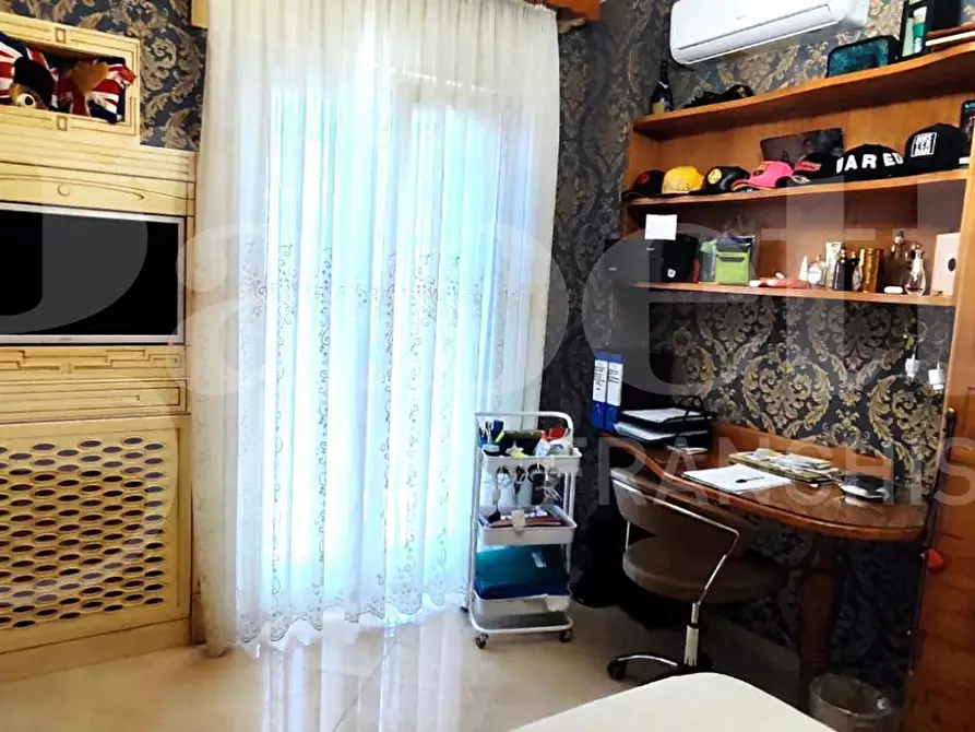 Immagine 33 di Appartamento in vendita  in Via Degli Asteroidi a Napoli