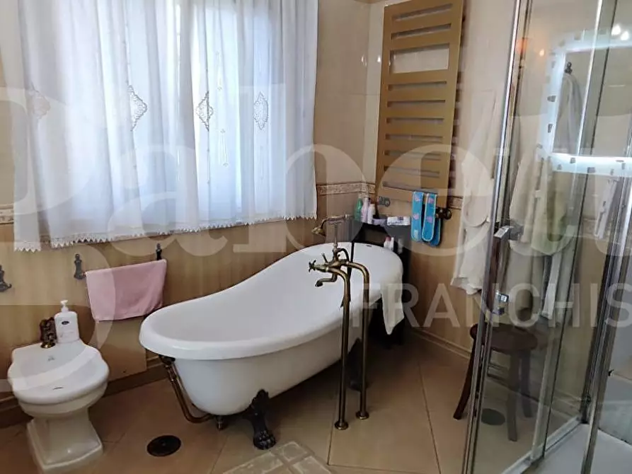 Immagine 38 di Appartamento in vendita  in Via Degli Asteroidi a Napoli