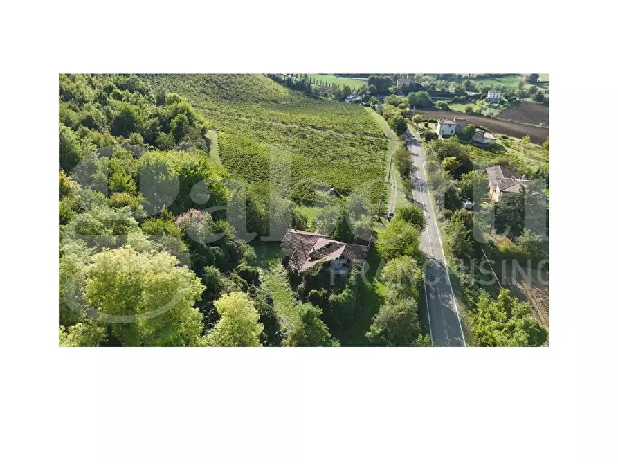 Immagine 3 di Rustico / casale in vendita  in Via Rivarossa, 1 a Agazzano