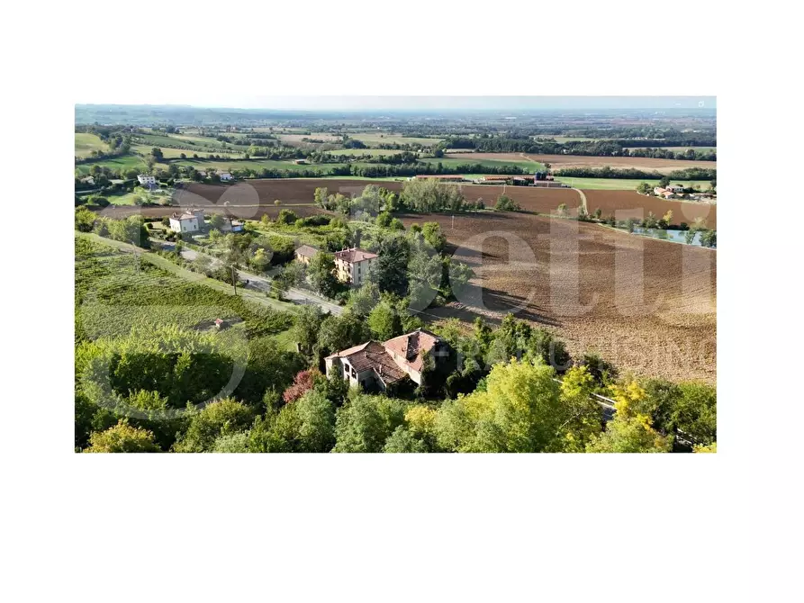 Immagine 2 di Rustico / casale in vendita  in Via Rivarossa, 1 a Agazzano