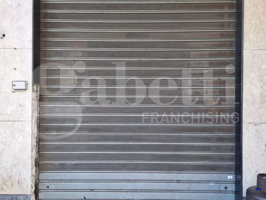 Immagine 3 di Negozio in vendita  in Via Giuseppe PitrÃ¨ a Palermo