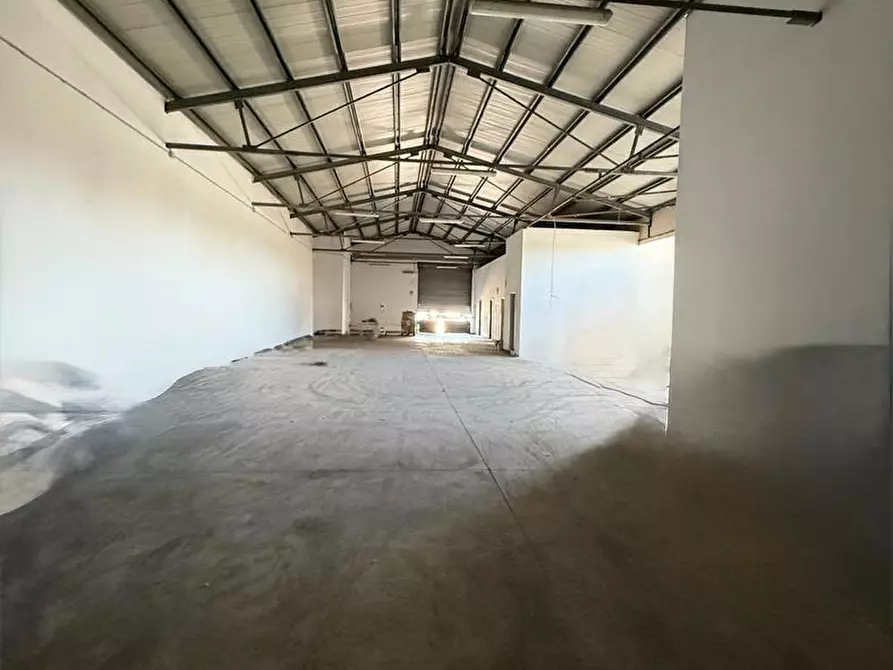 Immagine 8 di Attività commerciale in affitto  in Via Romani, snc a Sant'anastasia