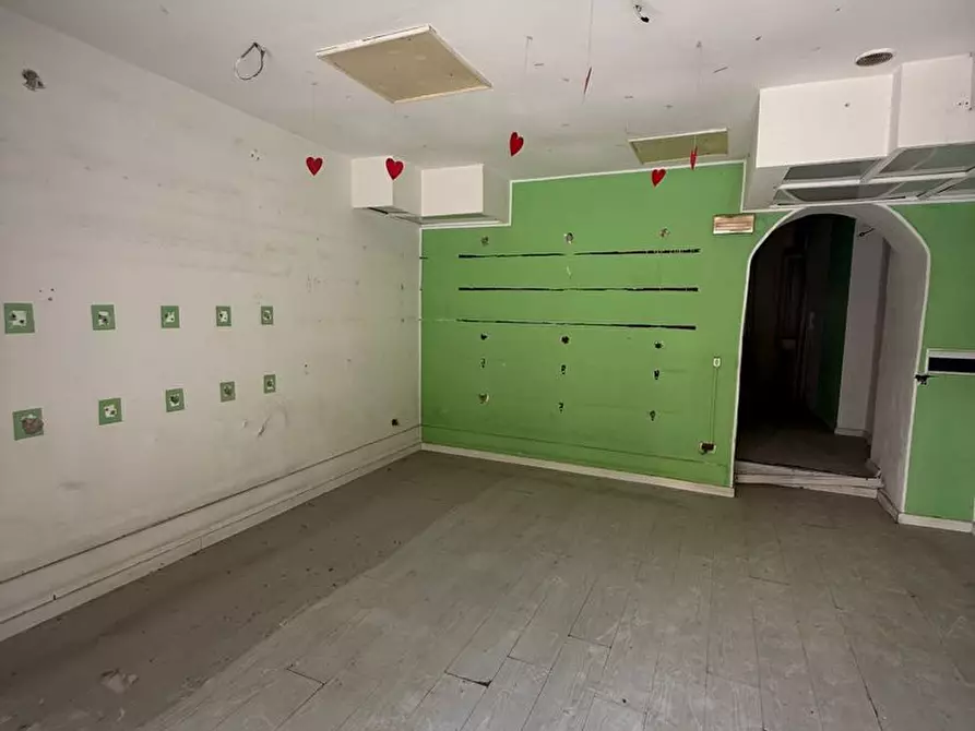 Immagine 2 di Attività commerciale in vendita  in Via Leonardo Da Vinci, snc a Pomigliano D'arco