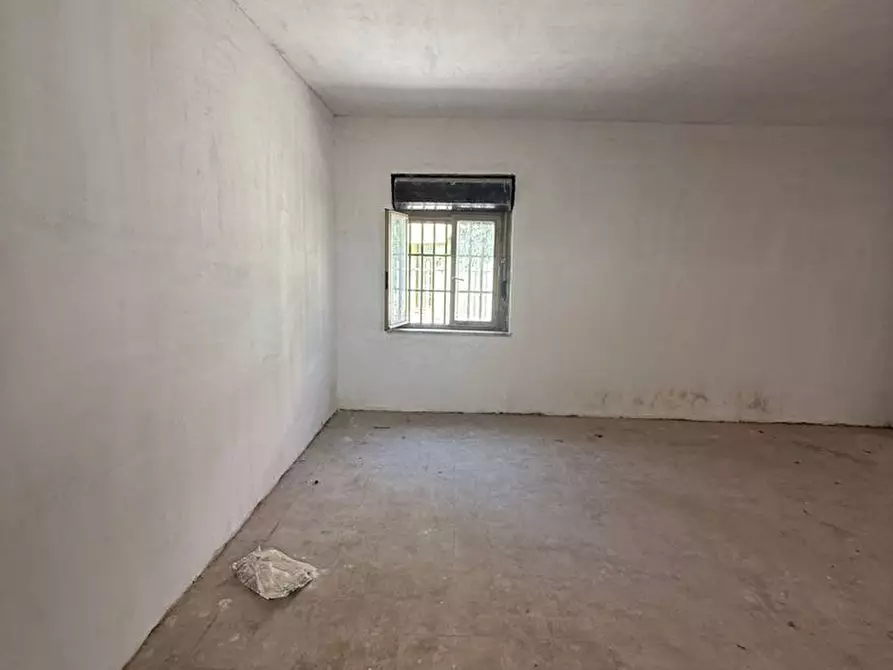 Immagine 5 di Attività commerciale in affitto  in Via Madonna Dell'Arco, snc a Sant'anastasia