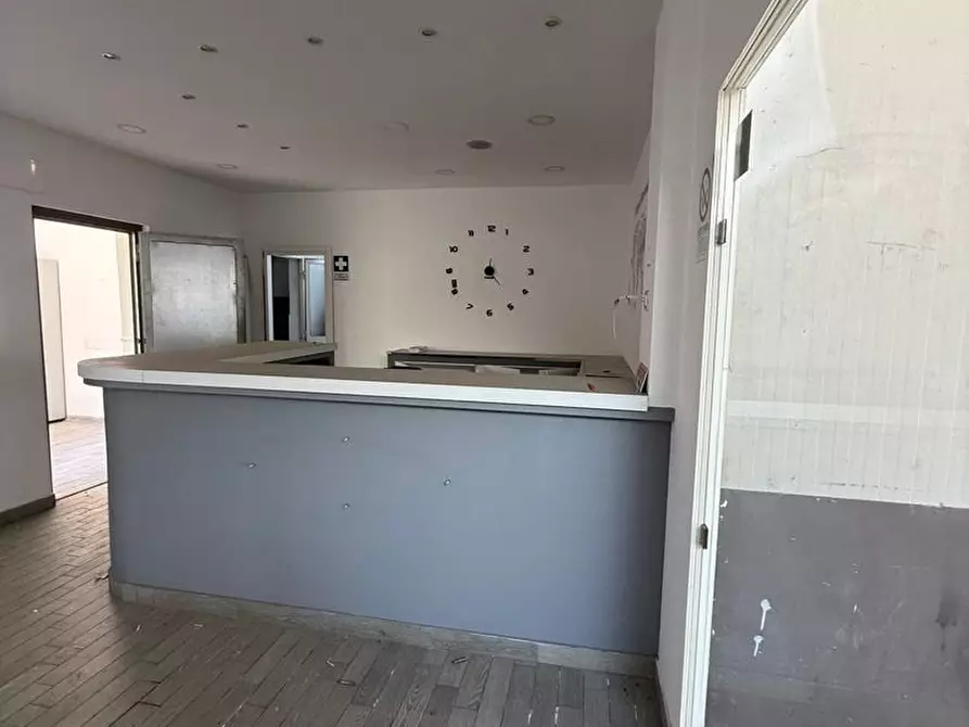 Immagine 13 di Attività commerciale in affitto  in Via Madonna Dell'Arco, snc a Sant'anastasia