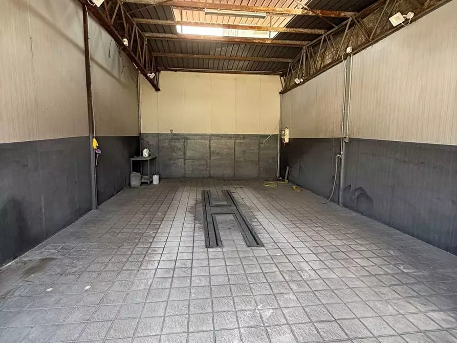 Immagine 7 di Attività commerciale in affitto  in Via Madonna Dell'Arco, snc a Sant'anastasia