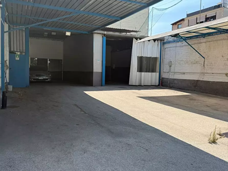 Immagine 12 di Attività commerciale in affitto  in Via Madonna Dell'Arco, snc a Sant'anastasia