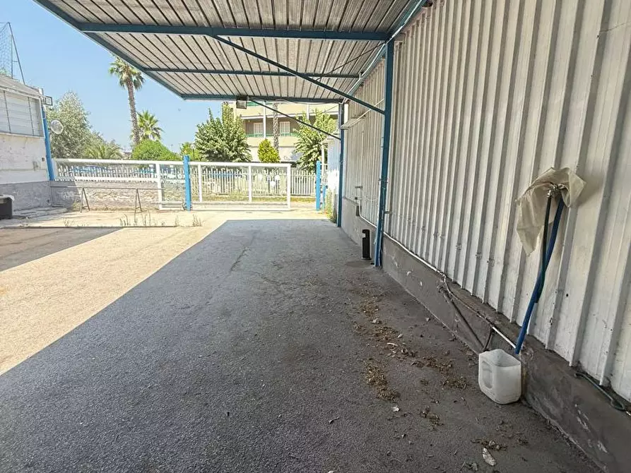 Immagine 5 di Attività commerciale in affitto  in Via Madonna Dell'Arco, snc a Sant'anastasia