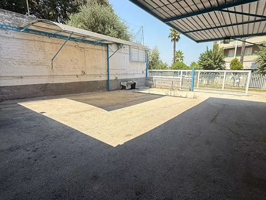 Immagine 9 di Attività commerciale in affitto  in Via Madonna Dell'Arco, snc a Sant'anastasia