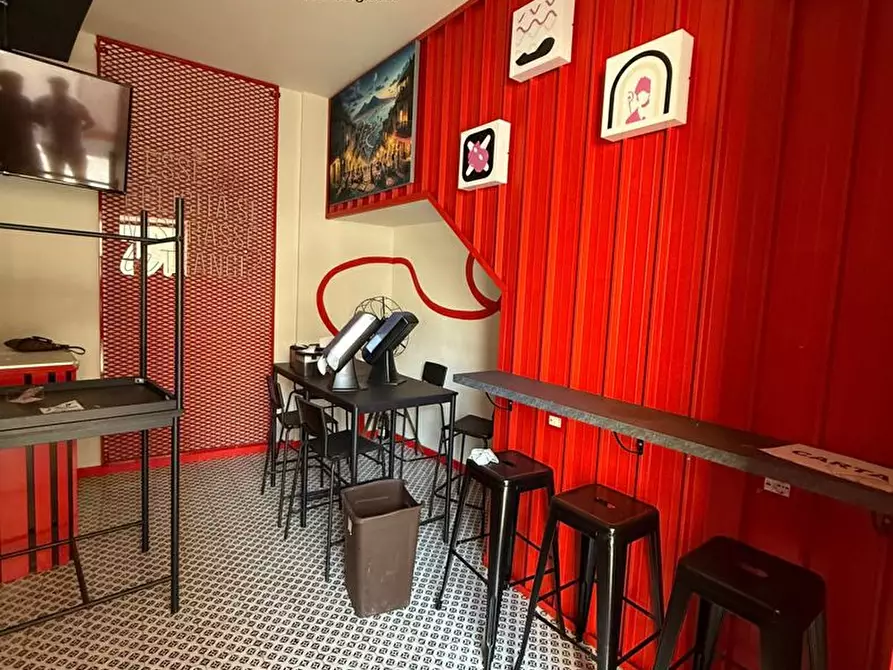 Immagine 7 di Attività commerciale in affitto  in Via Umberto I, snc a Sant'anastasia