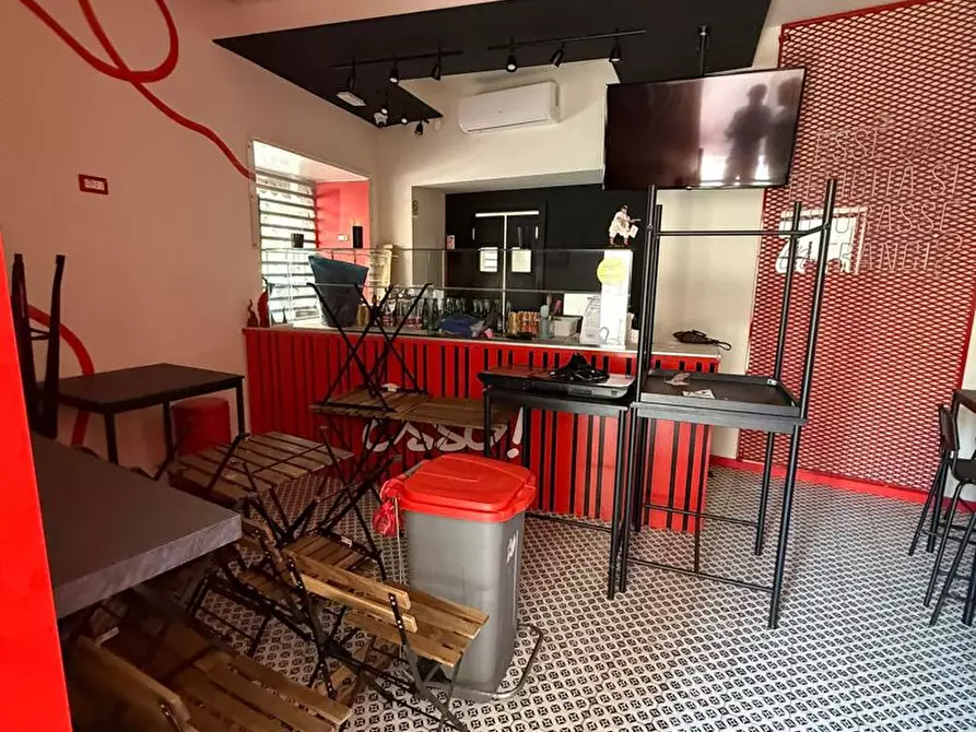 Immagine 8 di Attività commerciale in affitto  in Via Umberto I, snc a Sant'anastasia