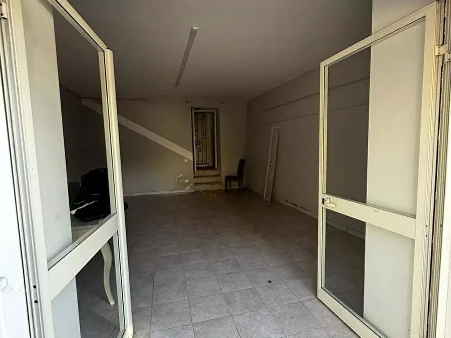 Immagine 3 di Attività commerciale in affitto  in Via Umberto I, snc a Sant'anastasia