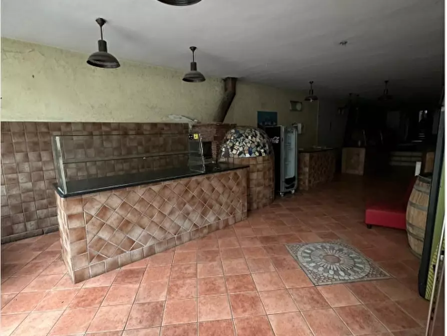 Immagine 10 di Attività commerciale in affitto  in Via Pendinello, SNC a Sant'anastasia