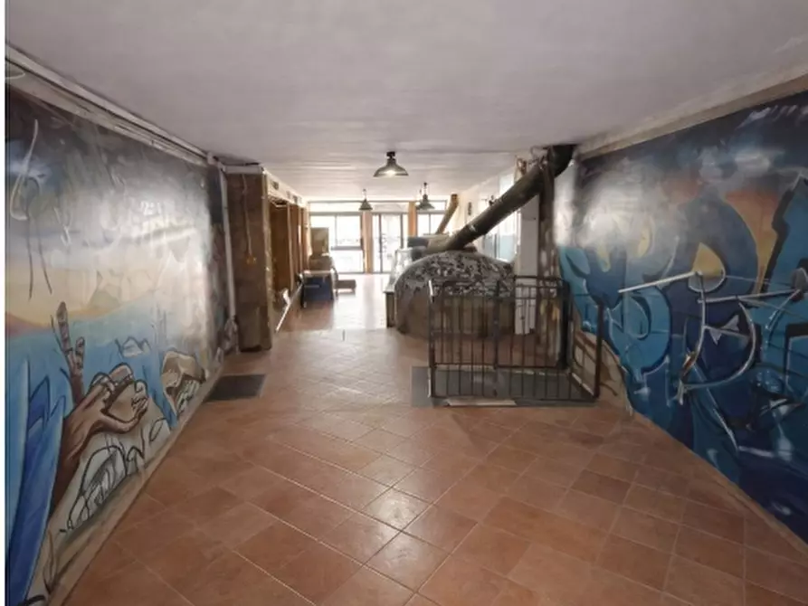 Immagine 6 di Attività commerciale in affitto  in Via Luigi Esposito, SNC a Sant'anastasia