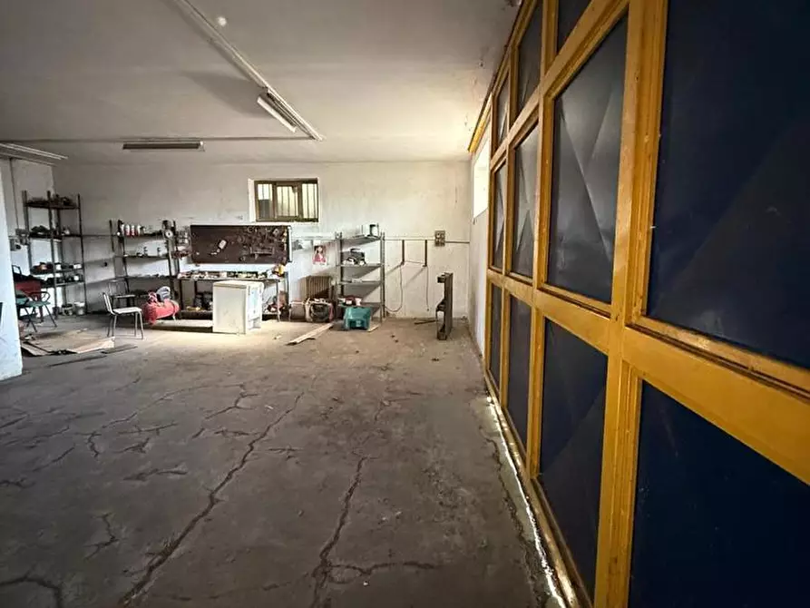 Immagine 10 di Attività commerciale in vendita  in Via FF.SS, snc a Ottaviano