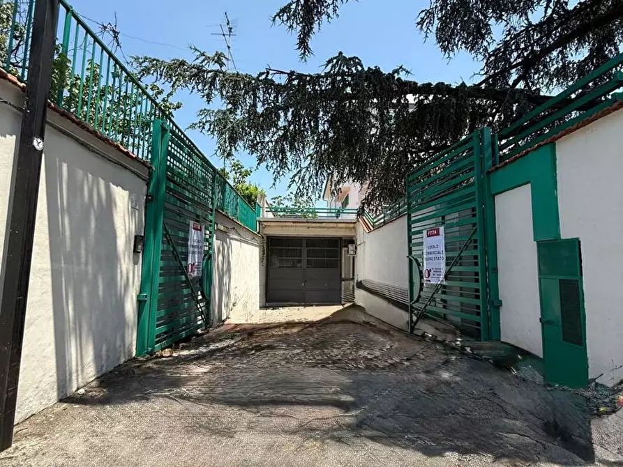 Immagine 6 di Attività commerciale in affitto  in Via Pomigliano, snc a Sant'anastasia