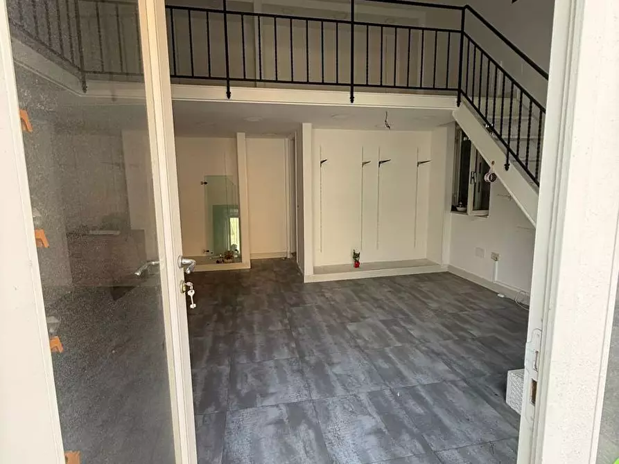 Immagine 6 di Attività commerciale in affitto  in Via Roma, 40 a Sant'anastasia