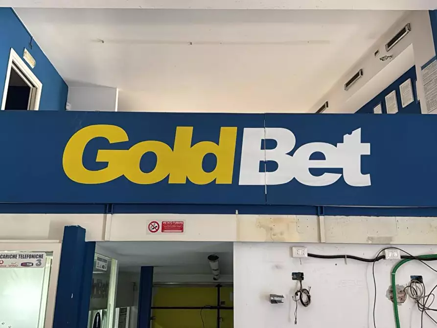 Immagine 8 di Attività commerciale in affitto  in Corso Umberto I, 13 a Sant'anastasia