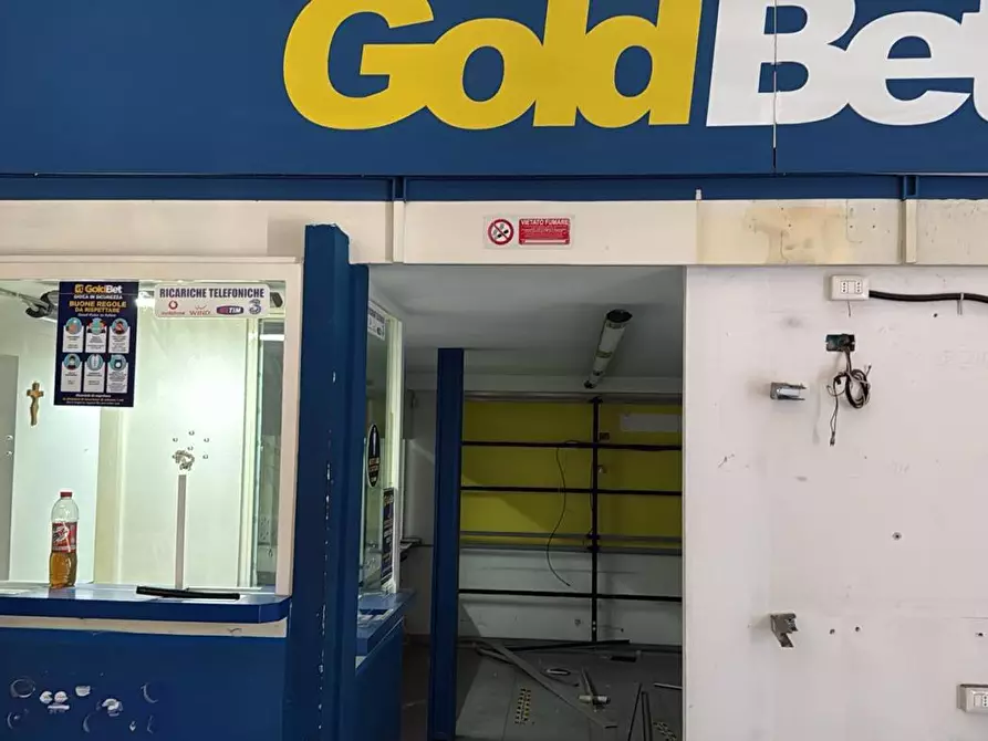 Immagine 7 di Attività commerciale in affitto  in Corso Umberto I, 13 a Sant'anastasia