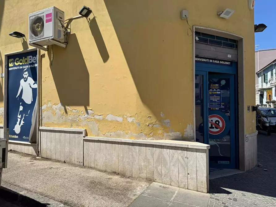 Immagine 3 di Attività commerciale in affitto  in Corso Umberto I, 13 a Sant'anastasia