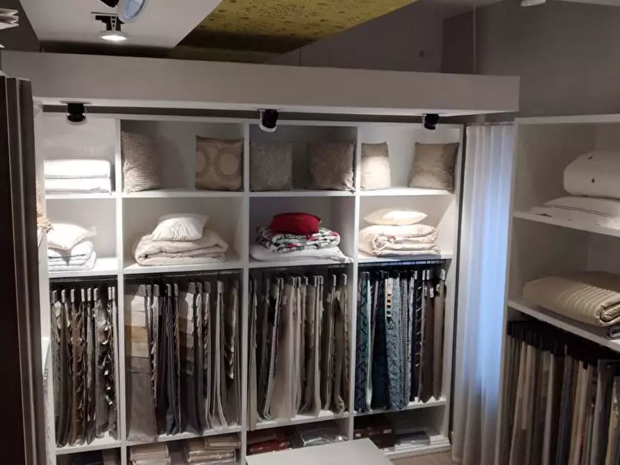 Immagine 3 di Attività commerciale in affitto  in Via Umberto I, snc a Sant'anastasia