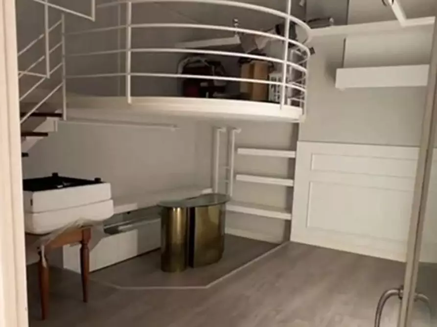 Immagine 7 di Attività commerciale in affitto  in Via Umberto I, snc a Sant'anastasia