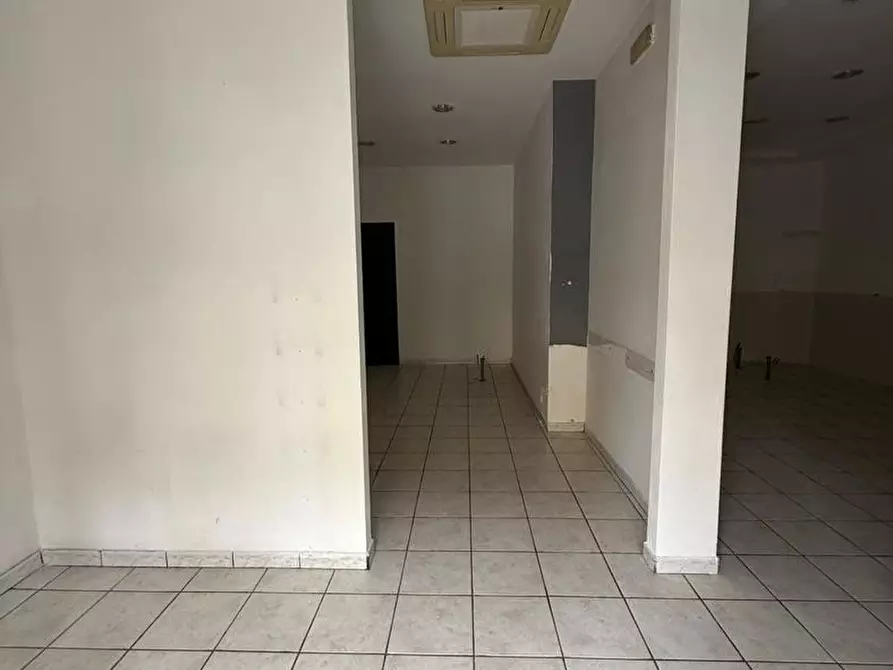 Immagine 7 di Attività commerciale in affitto  in Via Primicerio, snc a Sant'anastasia