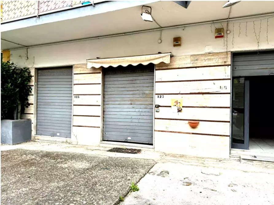 Immagine 2 di Attività commerciale in affitto  in Via Primicerio, snc a Sant'anastasia