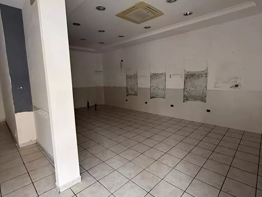 Immagine 6 di Attività commerciale in affitto  in Via Primicerio, snc a Sant'anastasia
