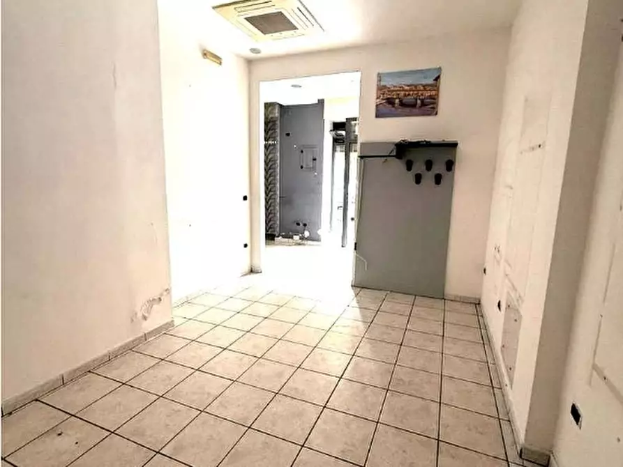 Immagine 3 di Attività commerciale in affitto  in Via Primicerio, snc a Sant'anastasia