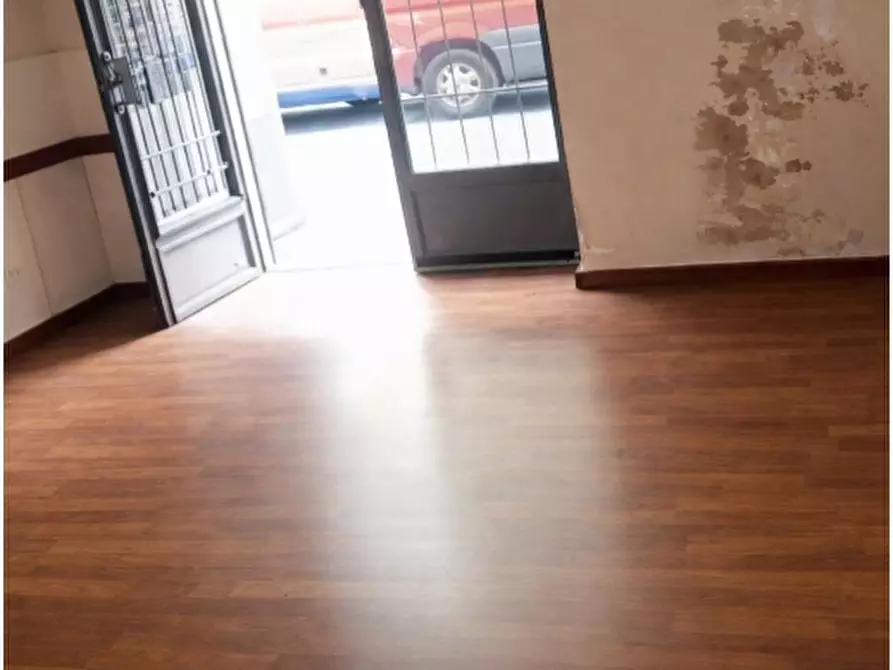 Immagine 4 di Attività commerciale in affitto  in Via Umberto I, 36 a Sant'anastasia