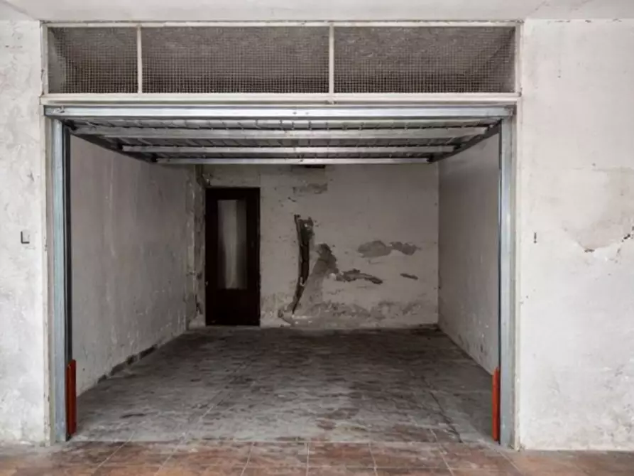 Immagine 15 di Box auto in vendita  in Via Arturo Toscanini, 30 a Sant'anastasia