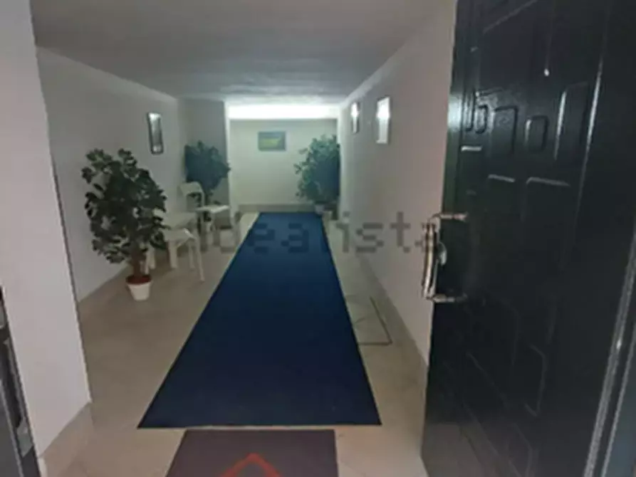 Immagine 3 di Negozio in vendita  in Via confalone a Napoli