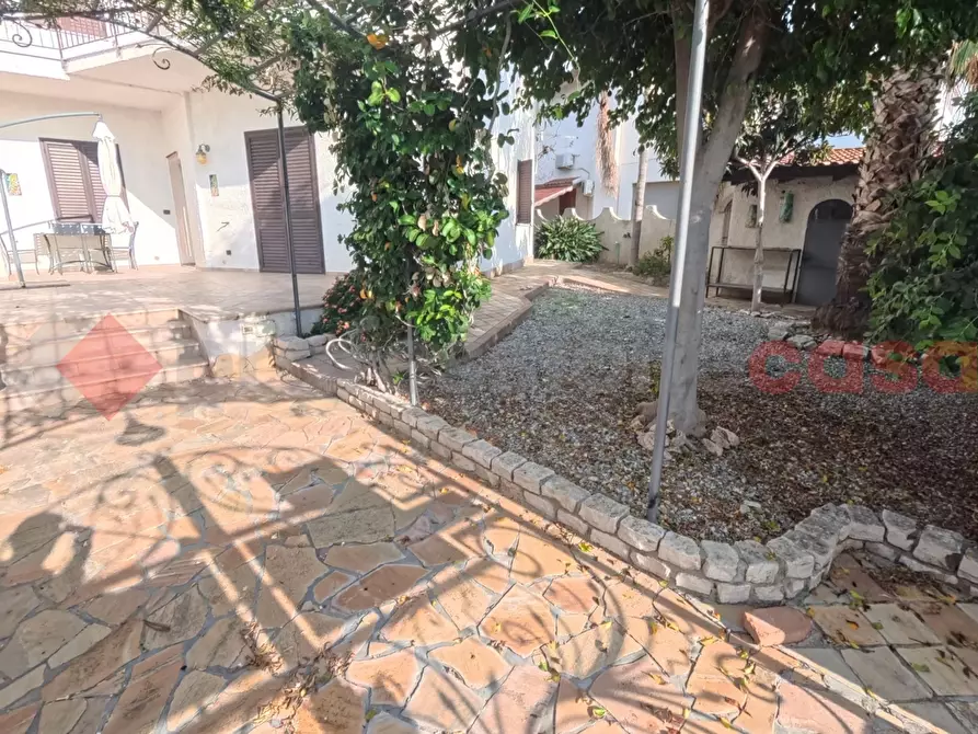 Immagine 2 di Villa in vendita  in Via Villaggio Magna Grecia,, 2 a Motta San Giovanni