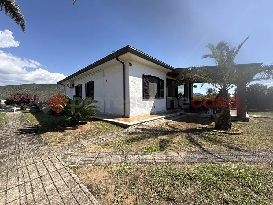Immagine 5 di Villa in vendita  in Via DEL LAGO LUNGO, 789 a Sperlonga