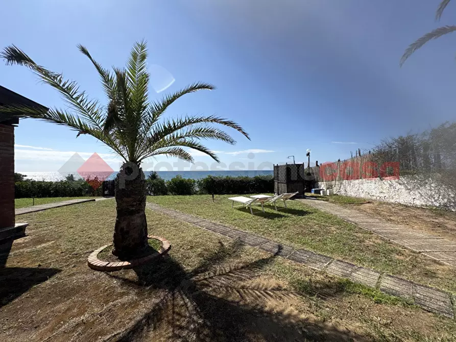 Immagine 18 di Villa in vendita  in Via DEL LAGO LUNGO, 789 a Sperlonga