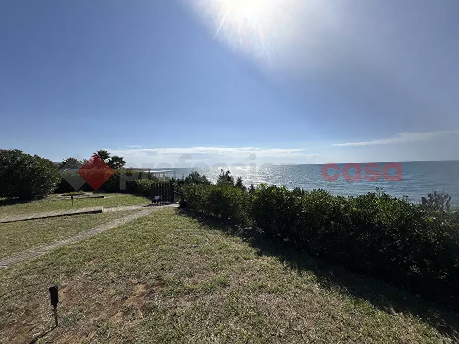 Immagine 4 di Villa in vendita  in Via DEL LAGO LUNGO, 789 a Sperlonga