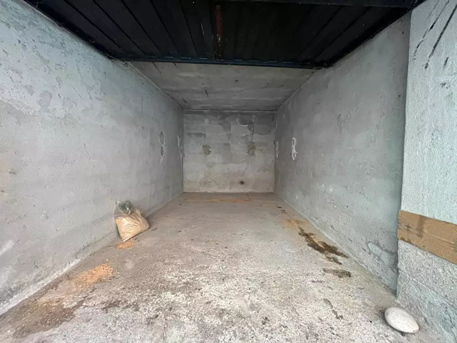 Immagine 7 di Box auto in vendita  in Via LEONARDO DA VINCI, 12 a Abbiategrasso