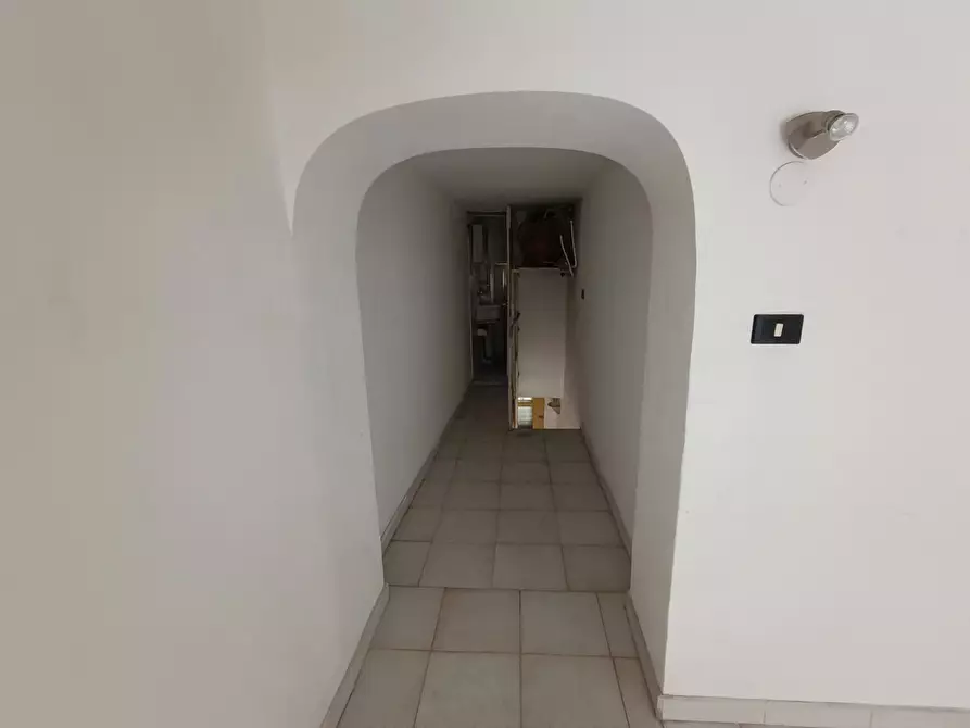 Immagine 8 di Attività commerciale in affitto  in Via Argentieri, 13 a Messina