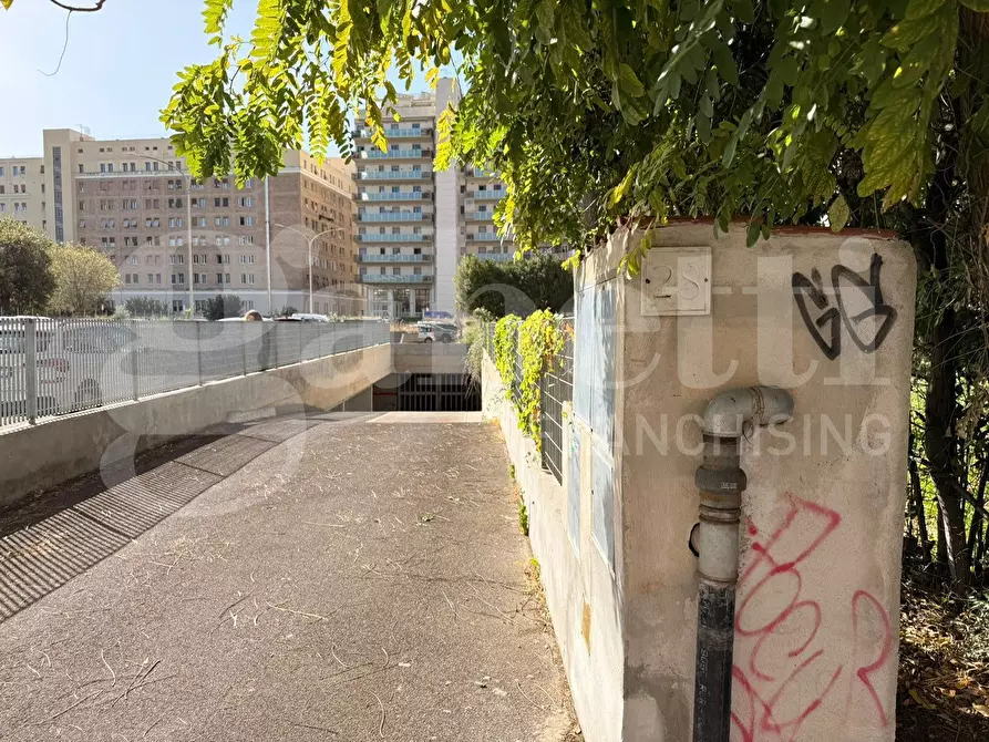 Immagine 2 di Box auto in vendita  in Via Eusebio Chini, 28 a Roma