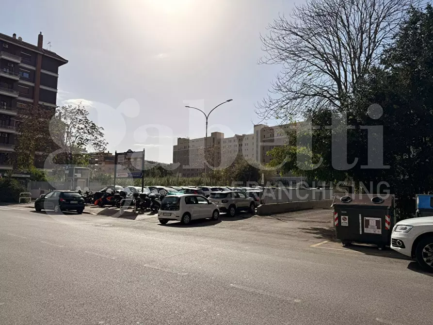 Immagine 1 di Box auto in vendita  in Via Eusebio Chini, 28 a Roma