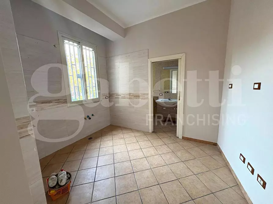 Immagine 4 di Appartamento in affitto  in Via volpicella a Napoli