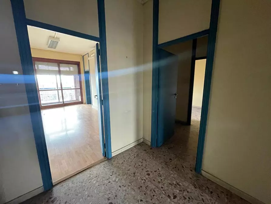 Immagine 4 di Ufficio in affitto  in Via Reggia di Portici a Napoli