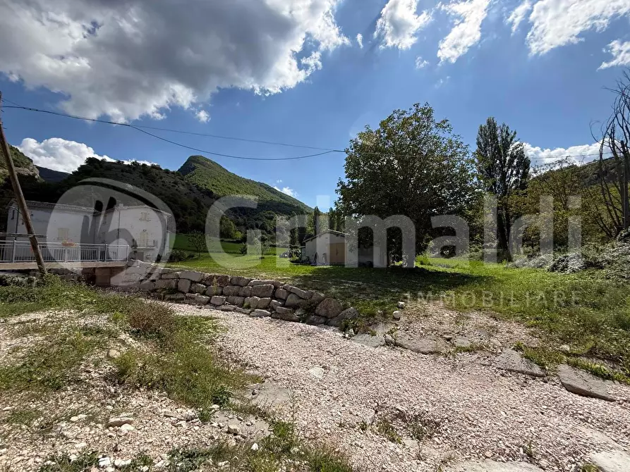 Immagine 8 di Casa indipendente in vendita  in Strada statale flaminia a Scheggia E Pascelupo