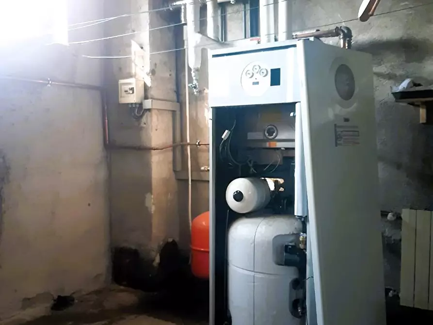 Immagine 31 di Villa in vendita  in Via roma, 83 a Castronno