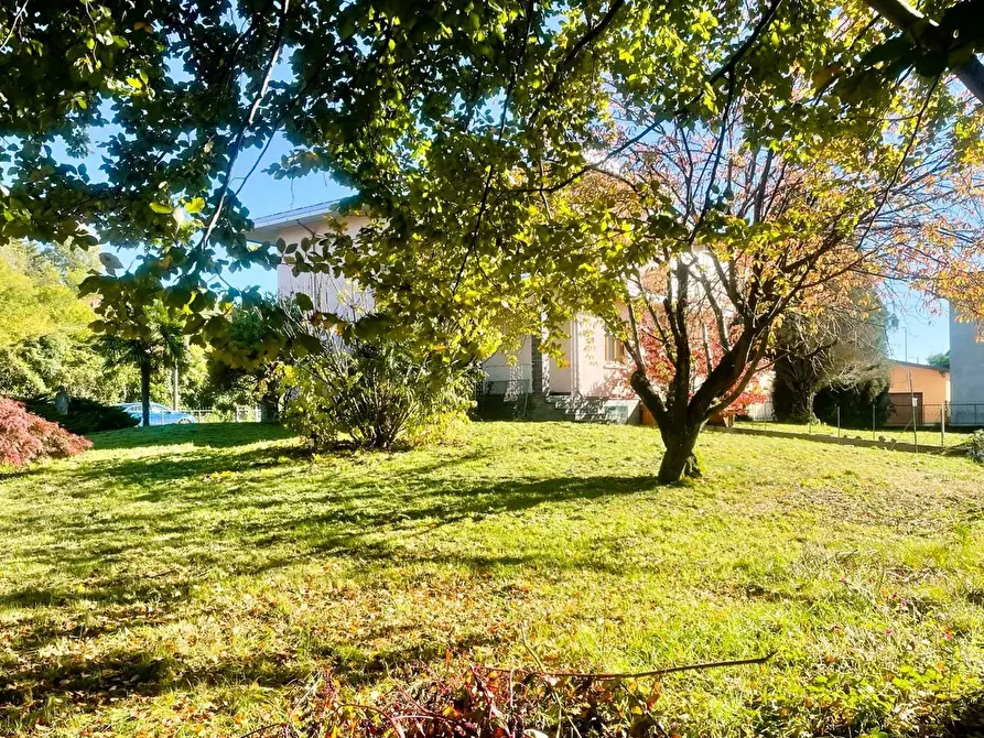 Immagine 7 di Villa in vendita  in Via roma, 83 a Castronno